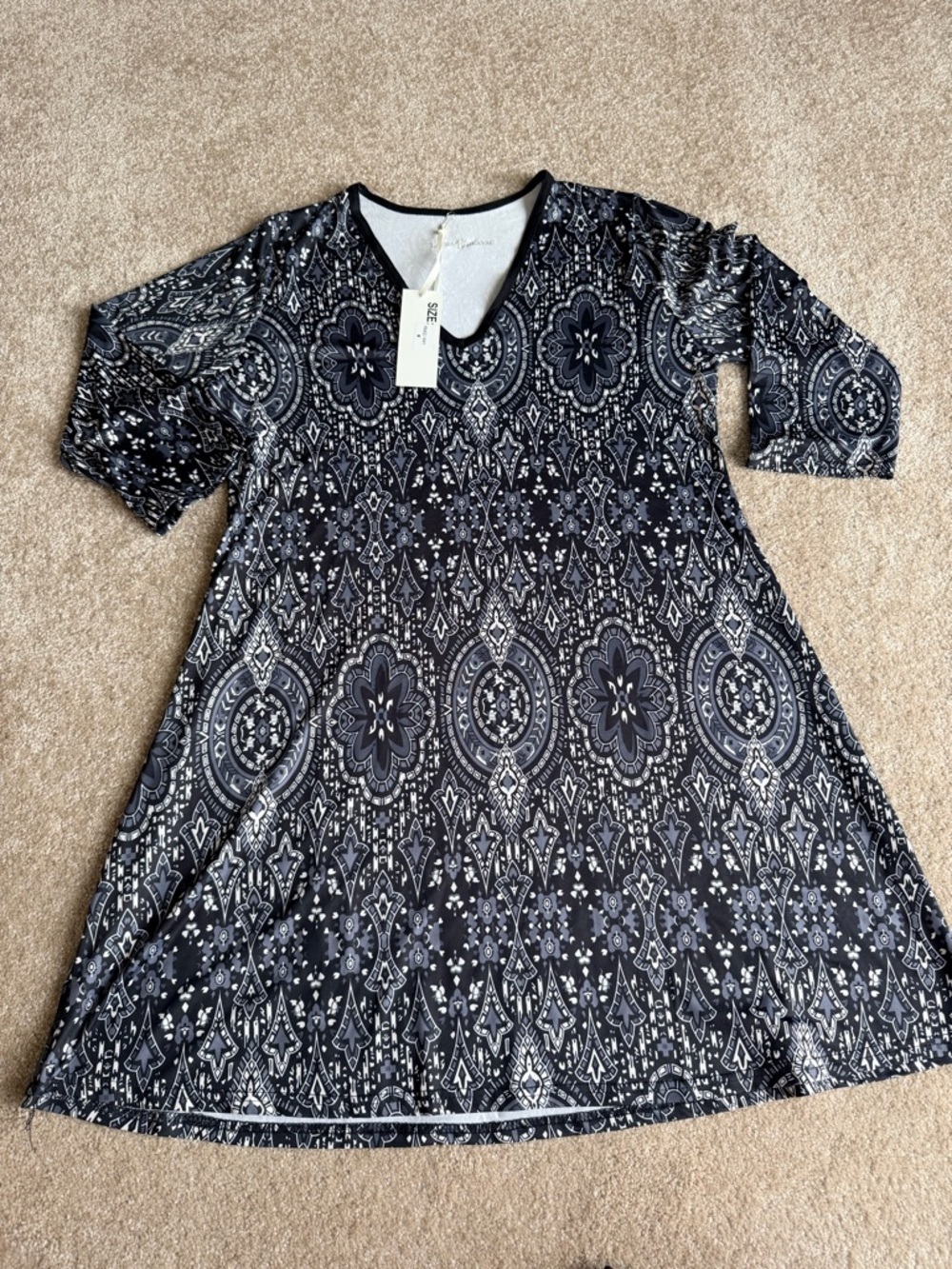 Laura Hlavac Geometric Print Dress – Size Medium